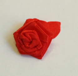 Růže textilní na přivázání