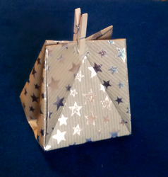 Dárkový papírový box - hvězdy