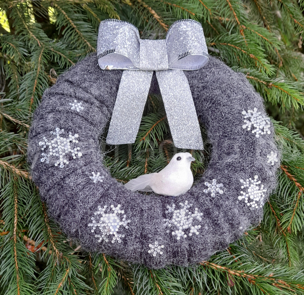 Věnec zimní s vločkami a ptáčkem