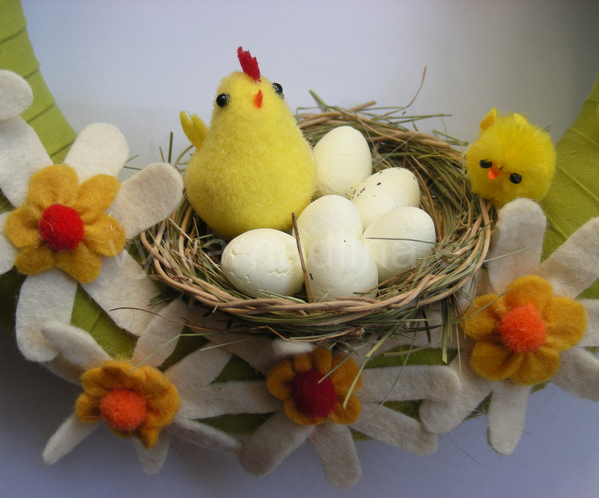 Jarní - velikonoční - věnec s hnízdečkem